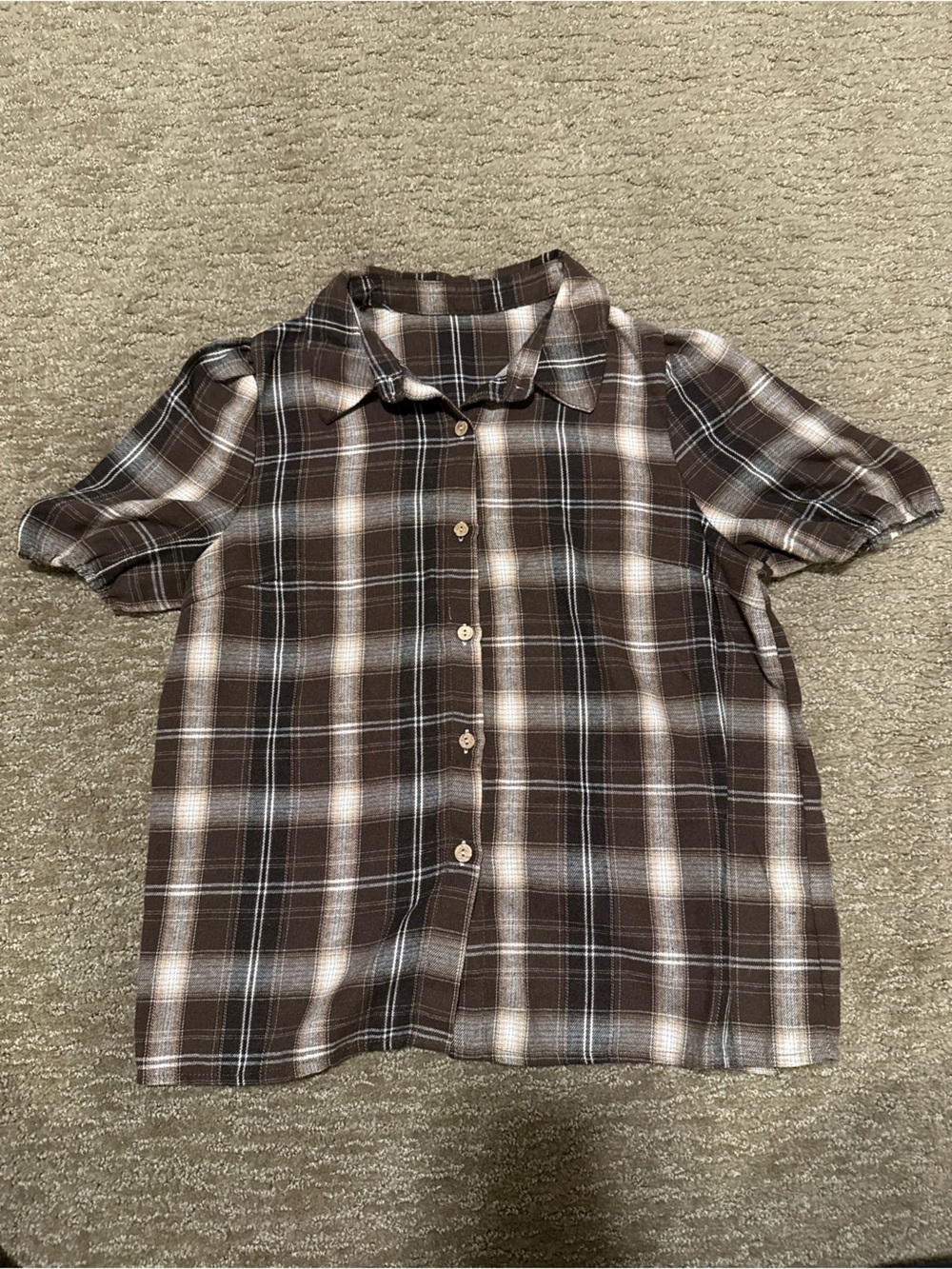 Buckle- Women’s plaid cuffed tee